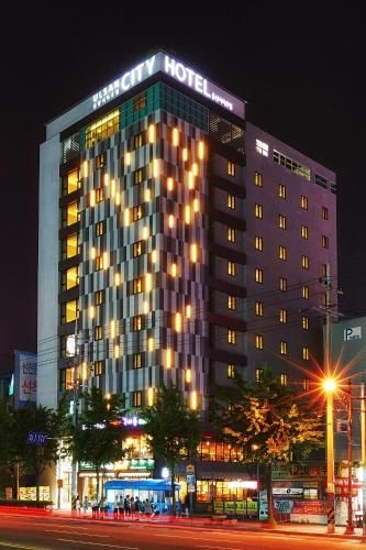 โรงแรมอัลลซานซิตี้ (Ulsan City Hotel)0