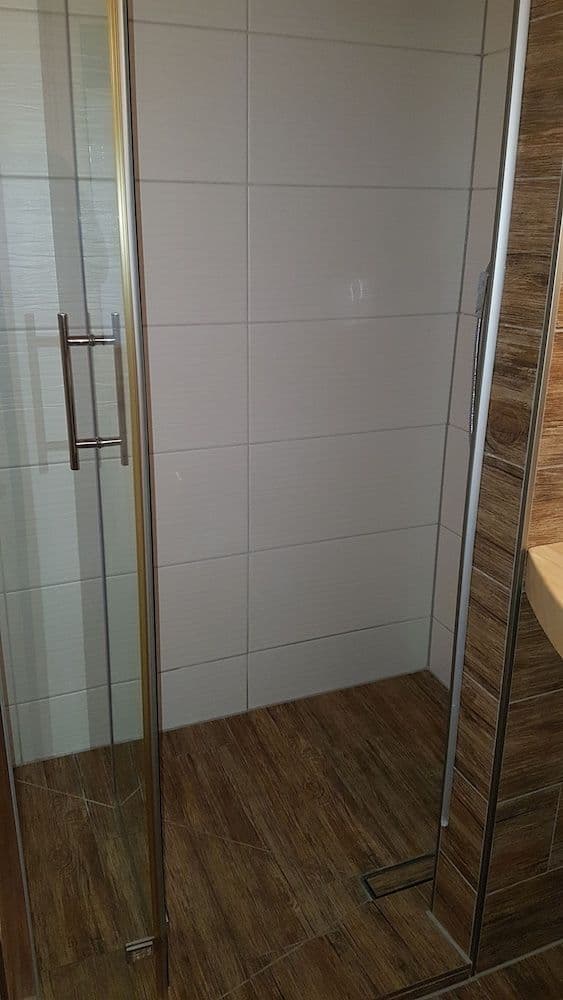 Basic Double Room, 1 Queen Bed