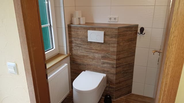 Basic Double Room, 1 Queen Bed