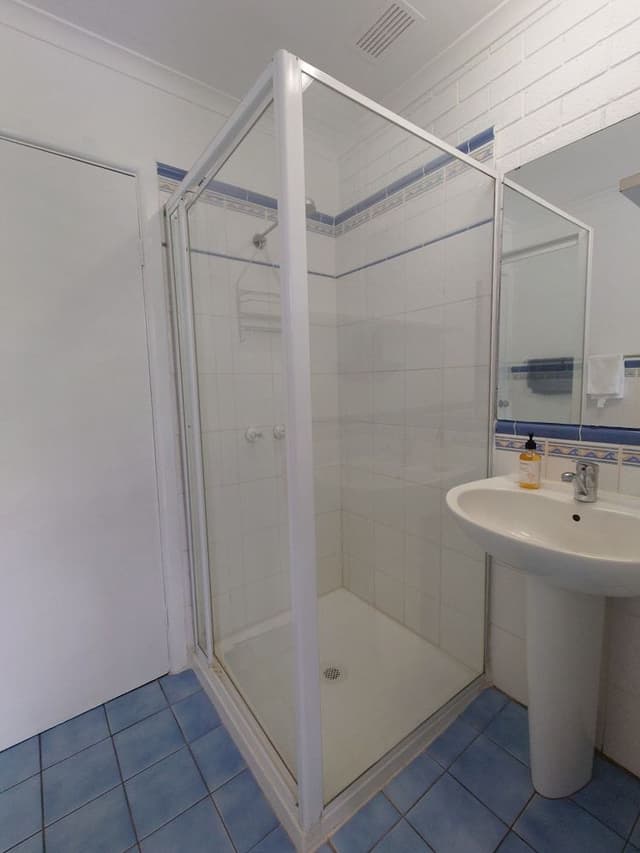 Family Apartment, 2 Bedrooms, Partial Lake View