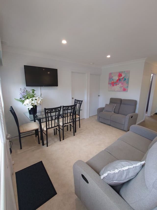 Family Apartment, 3 Bedrooms, Partial Lake View