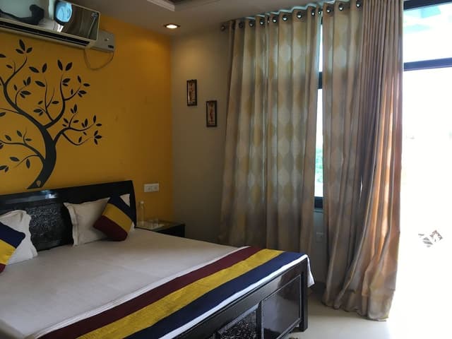 Deluxe Double Room, 1 Queen Bed, Private Bathroom