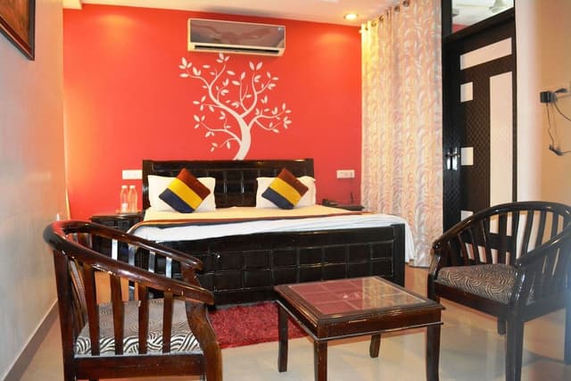 Deluxe Double Room, 1 Queen Bed, Private Bathroom