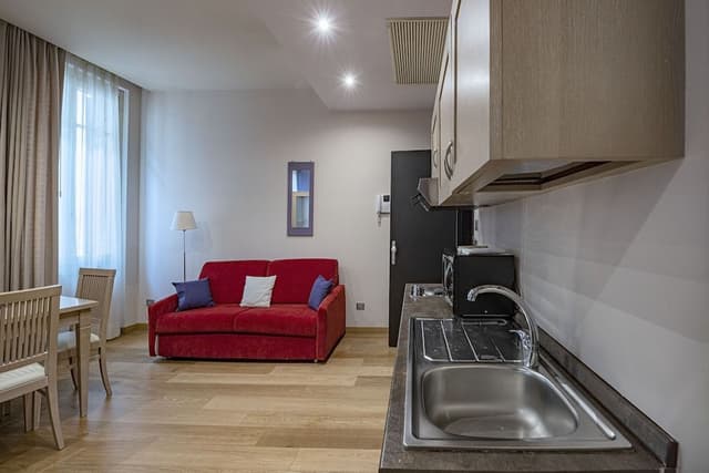 Traditional Studio (Grecale)
