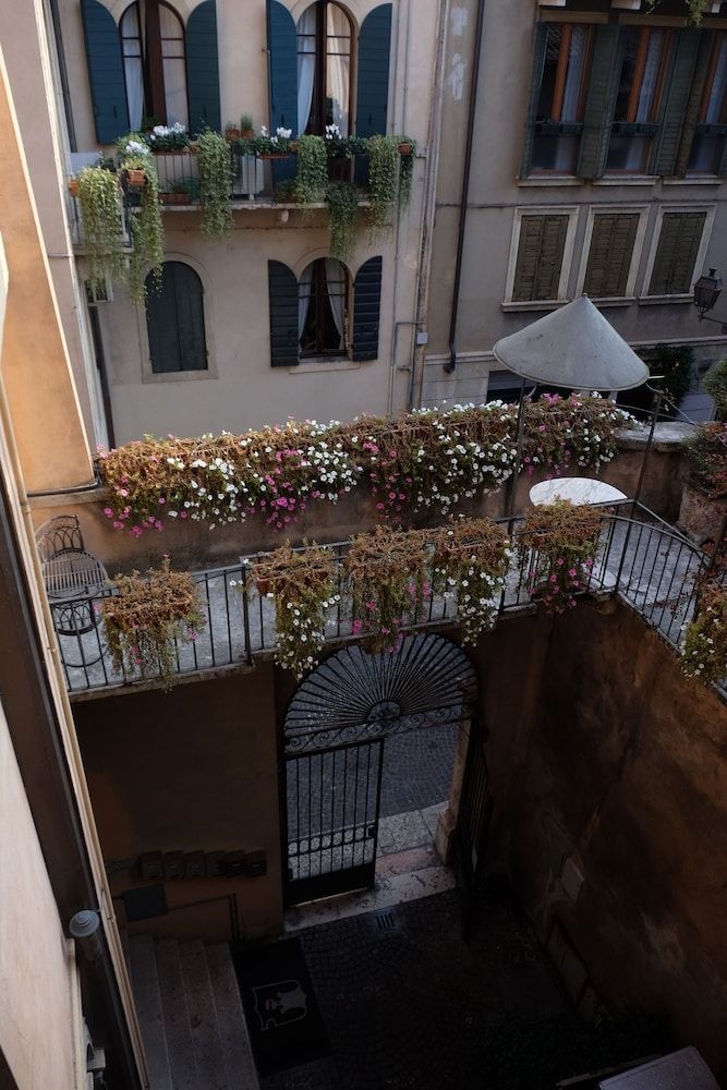 Palazzo Negri2