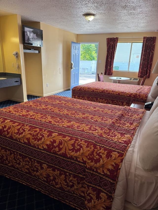 Deluxe Room, 2 Queen Beds, Non Smoking