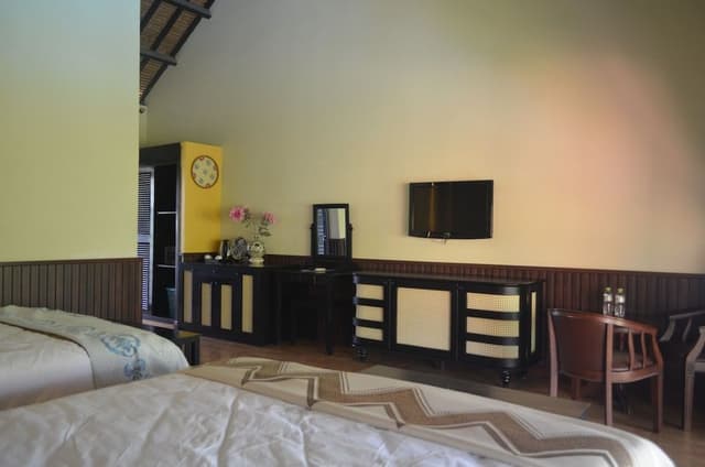 Superior Twin Room, 2 Queen Beds, Pool View