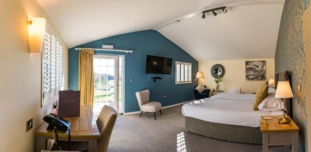 Large Double or Twin Room, Ensuite, Garden View