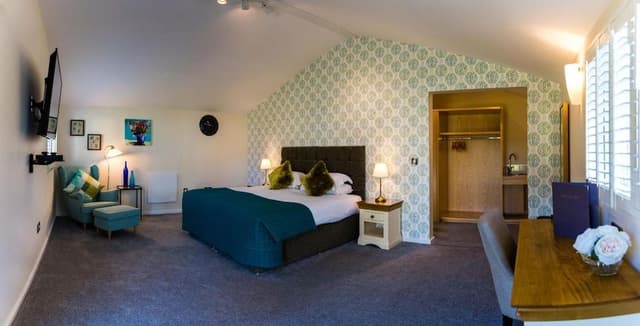 Large Double or Twin Room, Ensuite, Garden View