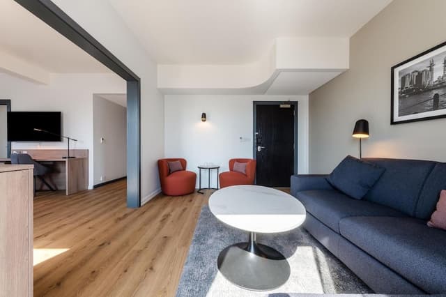 Suite, 1 Bedroom (Net Zero)