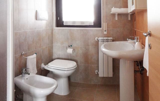 Basic House, 2 Bedrooms, Mountain View