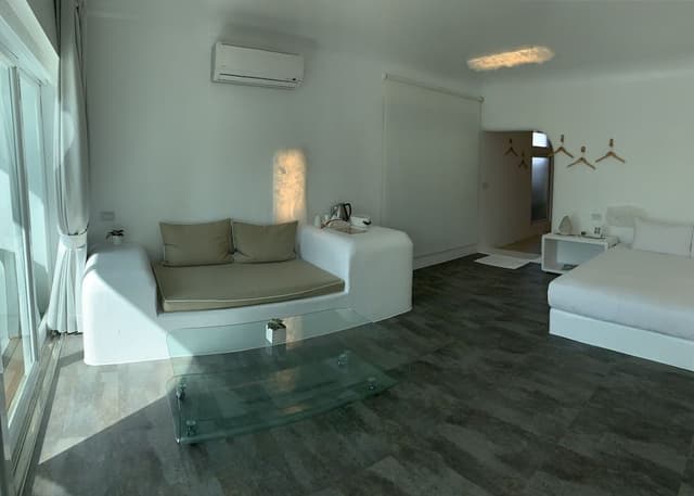 Deluxe Double Room, 1 King Bed, Courtyard View, Garden Area