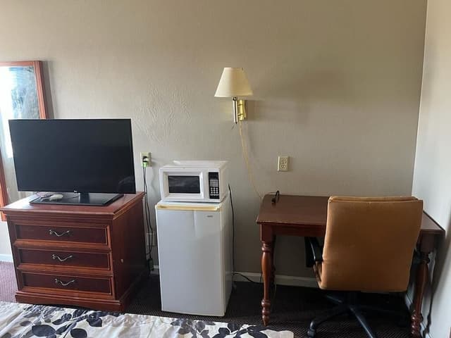 Room, 1 King Bed, Non Smoking