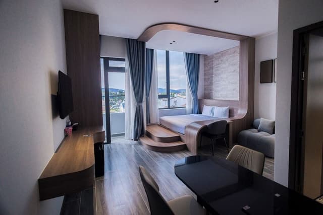 Deluxe Double Room, 1 King Bed, Kitchenette, City View