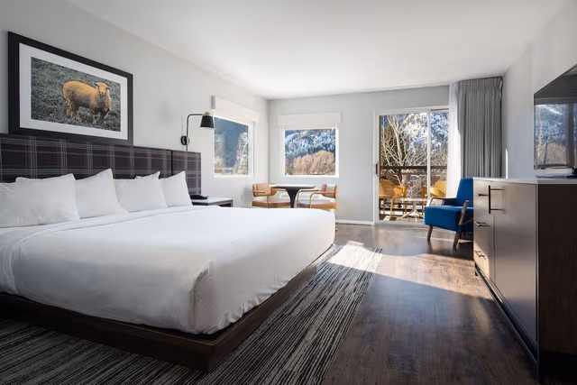 Superior Room, 1 King Bed, Balcony (Balcony King Room)