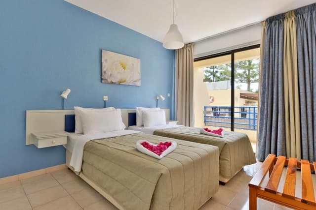 One-Bedroom Family Apartment - Inland View