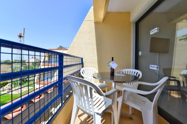 One-Bedroom Family Apartment - Inland View