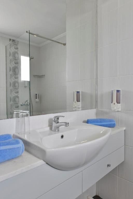 One-Bedroom Family Apartment - Inland View
