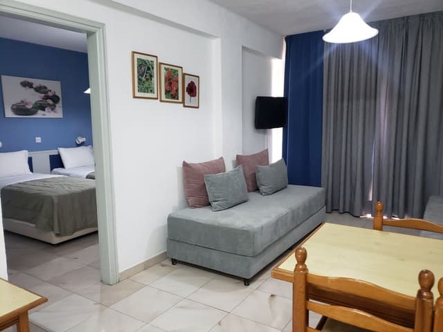 One-Bedroom Family Apartment - Inland View