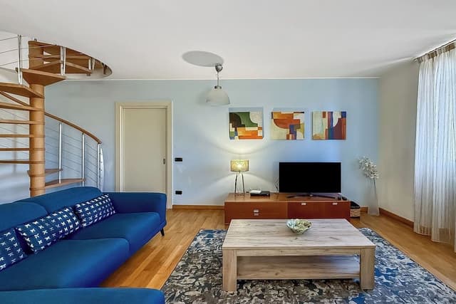 Family Apartment, Multiple Bedrooms, 2 Bathrooms, Lakeside (La Piazza Menaggio)