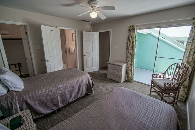 Family Townhome, 2 Bedrooms, Canal View