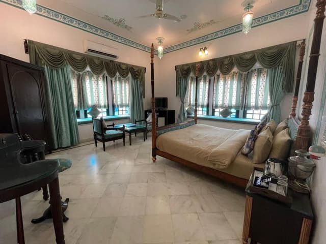 Suite with Lake View