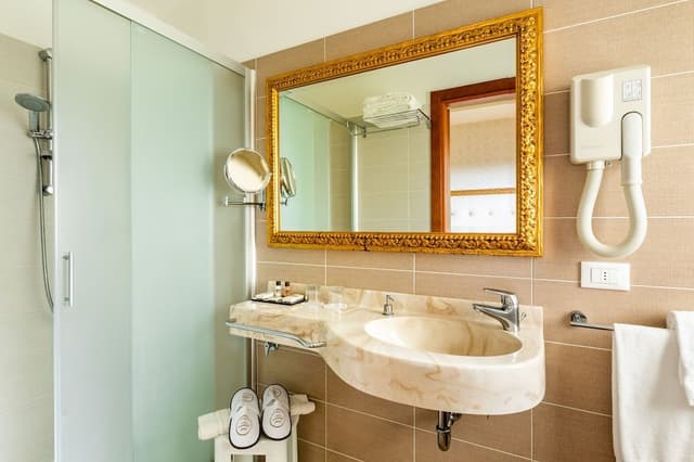 Comfort Double or Twin Room, Balcony, Courtyard View