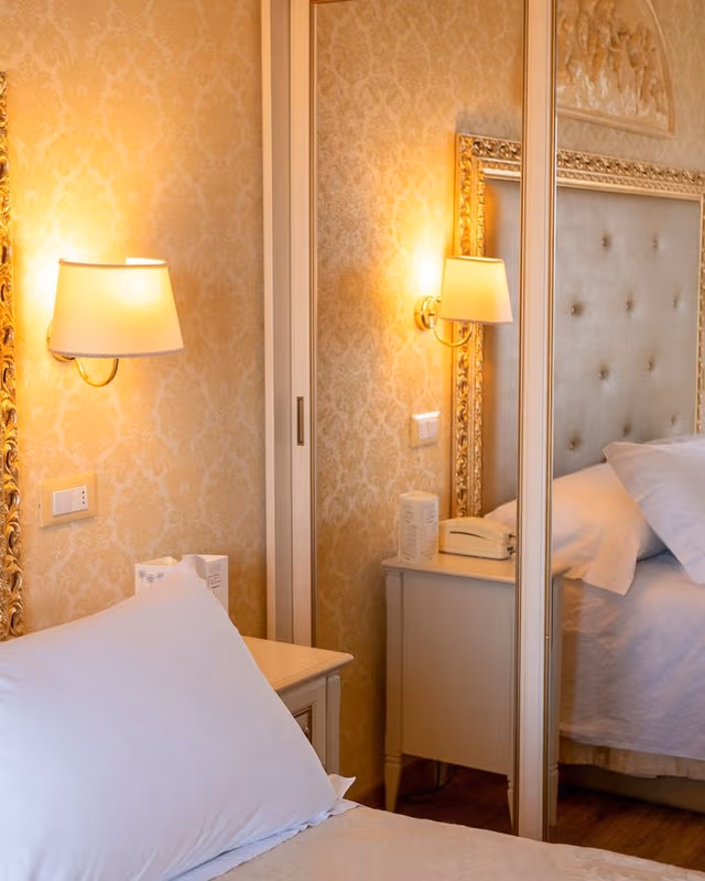 Comfort Double or Twin Room, Balcony, Courtyard View
