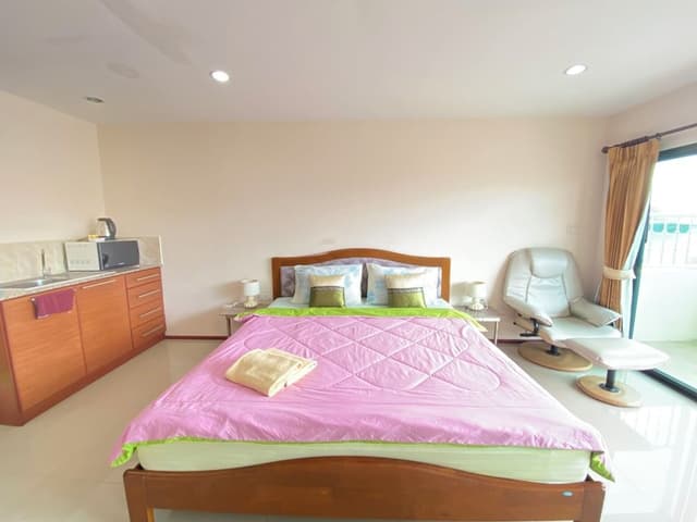 Superior Room, 1 King Bed, Non Smoking, Microwave