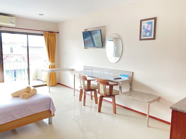 Superior Room, 1 Queen Bed, Non Smoking, Microwave