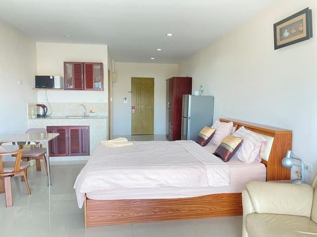 Superior Room, 1 Queen Bed, Non Smoking, Microwave