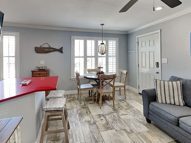 Condo, 1 Queen Bed with Sofa bed, Balcony (15A - Pet Friendly)