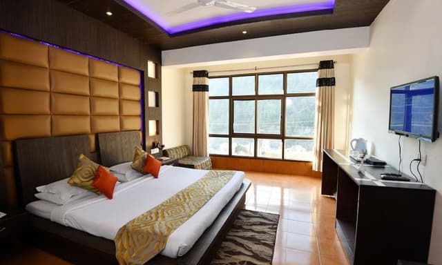 Superior Room, Lake View