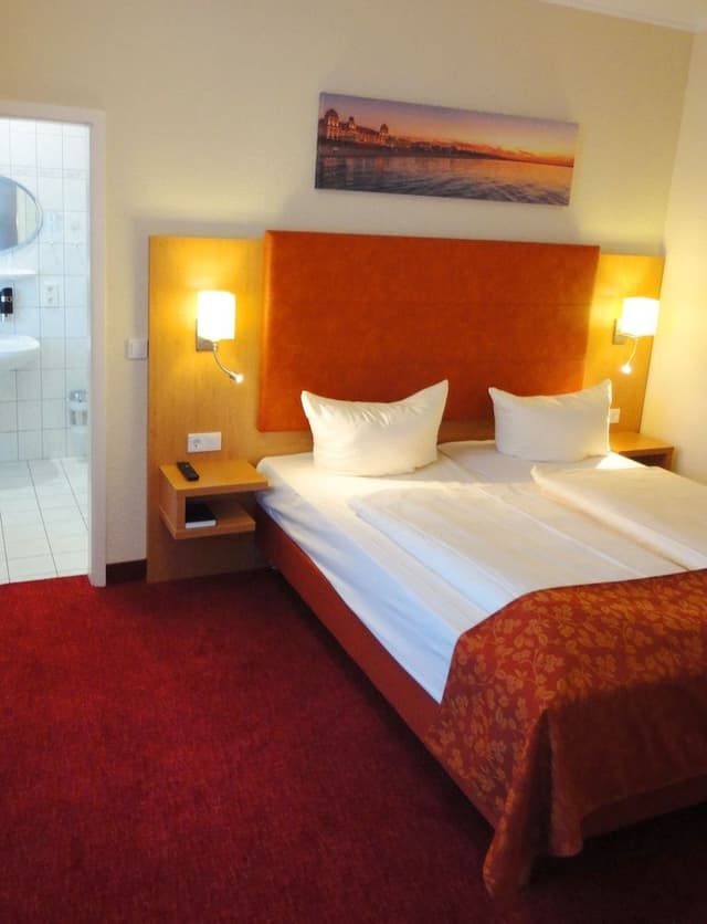 Suite, Balcony