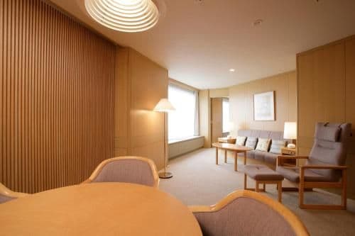 Corner Suite - Non-Smoking