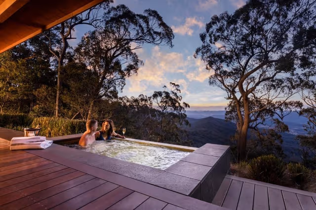 One-Bedroom Private Lodge with Private Outdoor Hot Tub