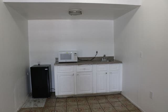 Basic Single Room, Non Smoking