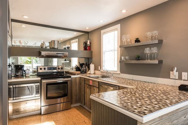 Signature Apartment, 1 Bedroom, Kitchen, Poolside (Room 17)