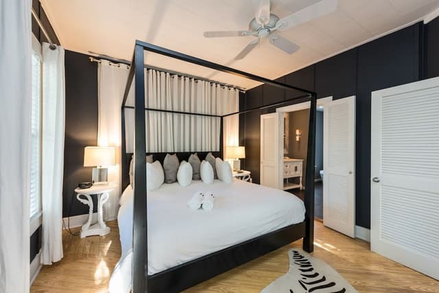 Signature Apartment, 1 Bedroom, Kitchen, Poolside (Room 17)