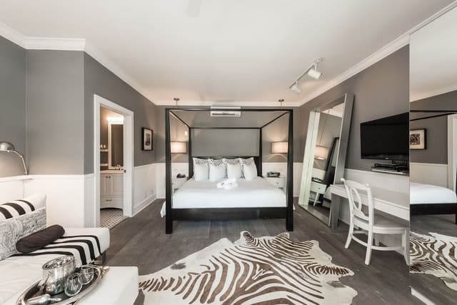 Superior Studio Suite, 1 King Bed with Sofa bed, Accessible, Refrigerator & Microwave