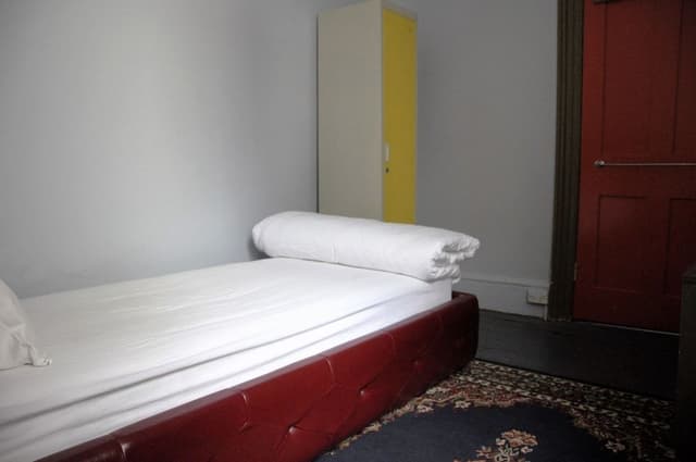 Standard Studio, Non Smoking, Shared Bathroom (Single Room)