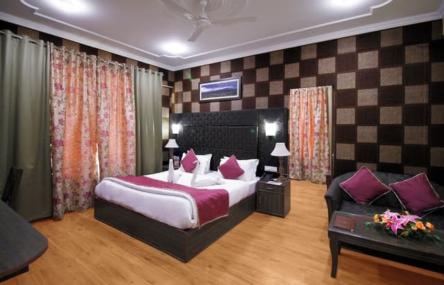 Super Deluxe Room