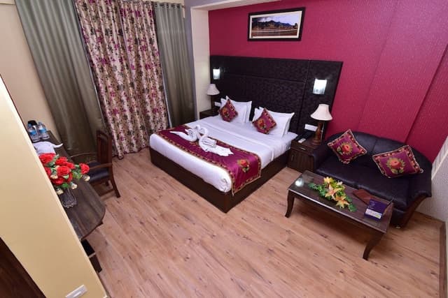 Super Deluxe Room