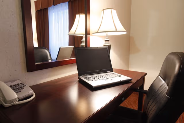 Traditional Studio Suite, 2 Queen Beds, Kitchen