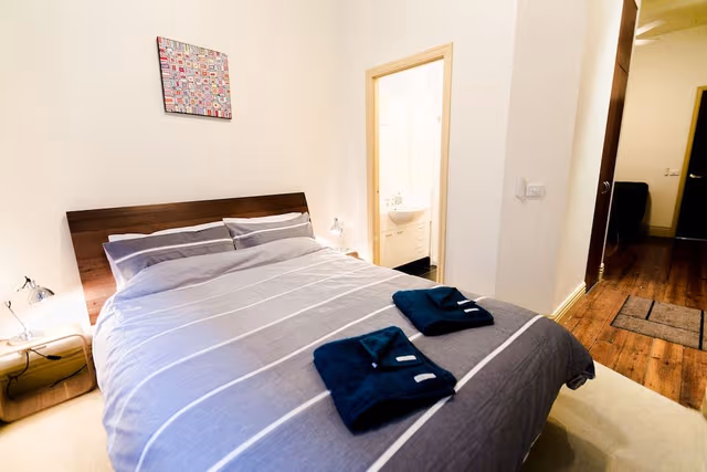 Design Studio, 1 Queen Bed