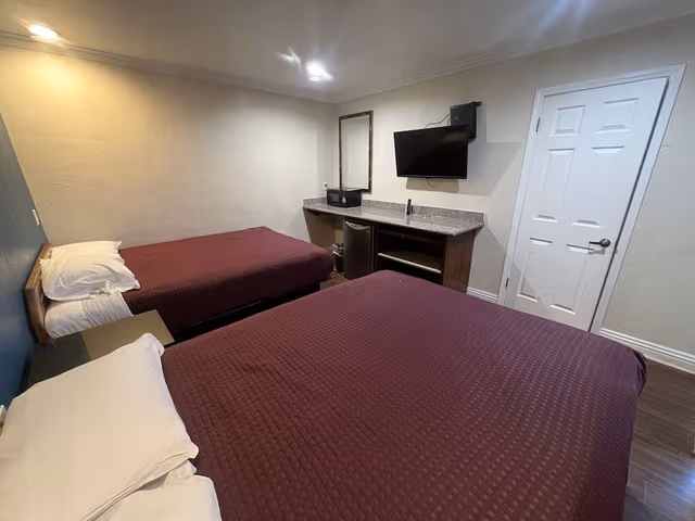Deluxe Room, 2 Queen Beds