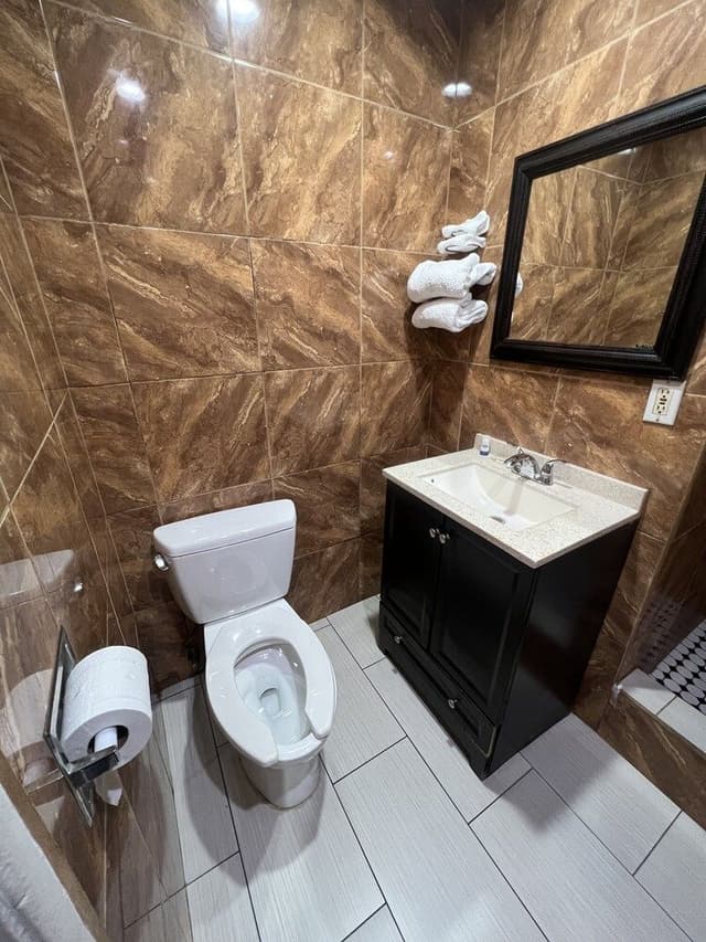 Deluxe Room, 1 Queen Bed, Smoking