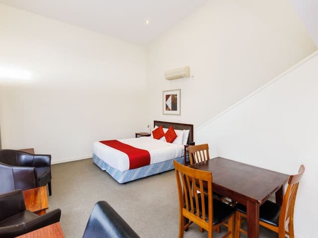 Family Split Level, One Bedroom, Non Smoking, Kitchenette