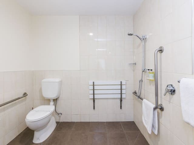 Standard Studio, Accessible, Kitchenette (Studio Twin Shower - Access Bathroom)