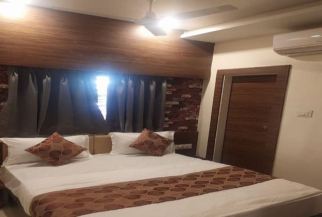 Double Bed AC Room